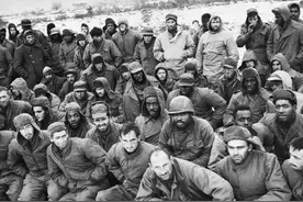 1950年，美国拳击冠军与志愿军肉搏，晚年回忆：能活着就是幸运图片