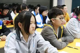 安徽一男孩14岁考入西交大，19岁直博清华，最后凭颜值火出圈图片