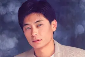 谢霆锋终于不用再背锅，王杰“毒哑之谜”被曝光，换谁来也受不了图片