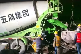 春节宝山铁路建设忙，沪渝蓉高铁站前Ⅰ标完成兔年首根桩图片