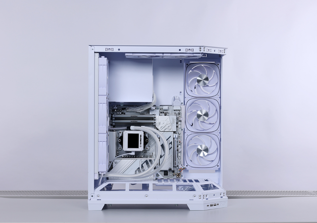 11月全白主流装机配置：9700X+X870M冰雕+5080HOF海景房主机