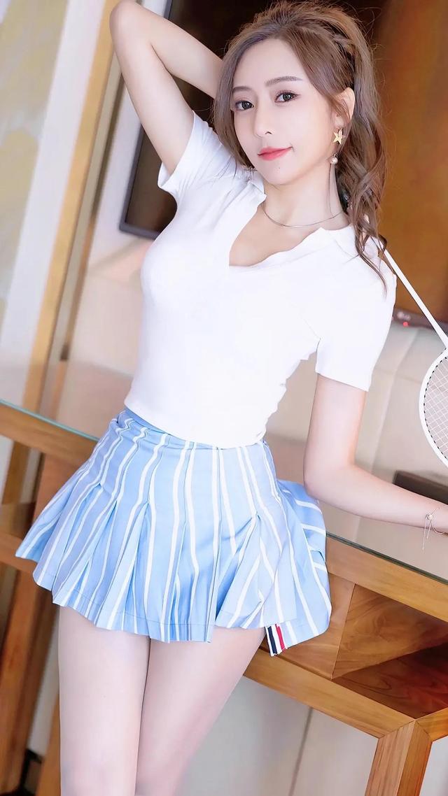 美女真写