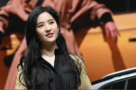 漂亮的美女连脚都是香的图片