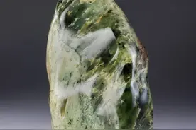 为什么宝石会五彩斑斓？图片