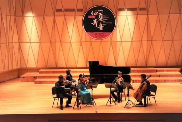 ����������˹���롷������������������Ʒ������̬