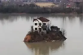 浙江湖州一个钉子户，坚守30年不拆，后成为湖中孤岛羡煞旁人图片