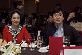 成龙心甘情愿回归家庭，妻子林凤娇以何手段赢过吴绮莉？图片