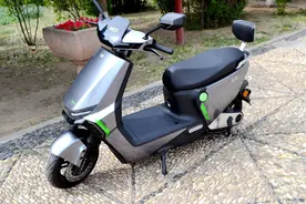 绿源S70液冷电动车，骑了半个月后，说说利弊！网友：我太难了图片