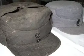 八路军帽子上的两粒扣子，到底有啥用处？看完才知道有多高明了图片