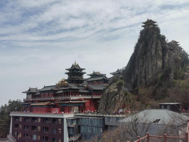 老君山，70岁老人登顶累不累？（逍遥游7）