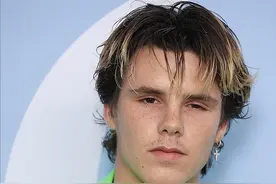 小贝带17岁小儿子闪耀迪奥大秀！克鲁兹穿绿西装好帅，真不输老爸图片