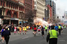 湖南一男子节后回家，开门就喊糟了，鸡爪竟在高压锅里炖了7天7夜图片