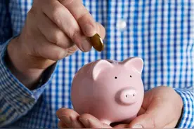 今明两年，应该存钱还是买房？千万别选错了，10年后差距很明显！图片