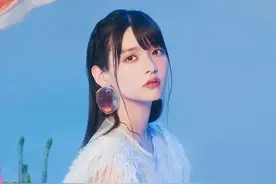 奶系美女上坂堇！拥有火辣身材的特利迦图片