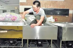 四川寒门学子罗贵平：高考603分进西南交大，到冰棺厂打工凑学费图片