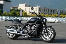 “表里不一”国产公升级巡航高金雷神初体验图片