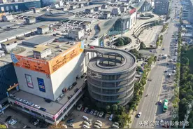 实拍：贵阳现“龙卷风”停车场 出入如坐过山车图片