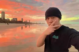 曝周杰伦助理强制检查路人手机，态度蛮横语气凶，无礼行为惹众怒图片