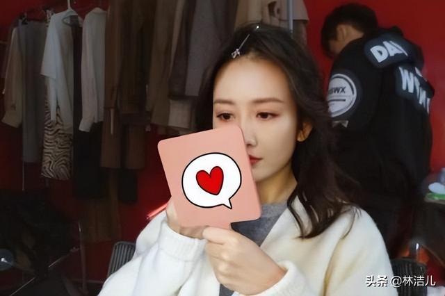 王霏霏王鸥不愧是明星美妆博主，这些让口红不掉色的方法好实用