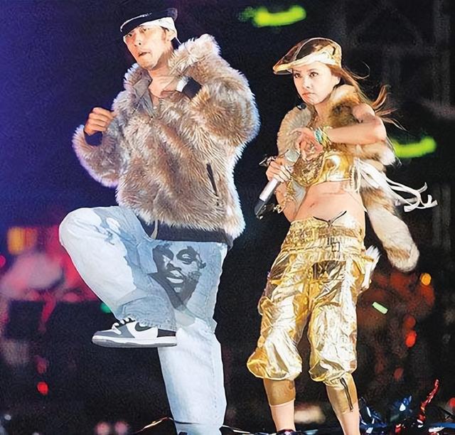 遥想当年——双j恋:周杰伦蔡依林曲折恋情全纪录