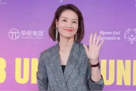 42岁李娜近照，儿女双全，退役后美了许多，身家过亿不愁工作图片