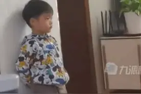 3岁男孩对妈妈吼叫，有些事大人不教，孩子永远不会懂图片