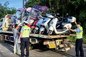 贵安交警严查“三车”违法图片