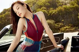 许晴蜜桃臀、赵丽颖小蛮腰，这14位女星身材太顶了图片