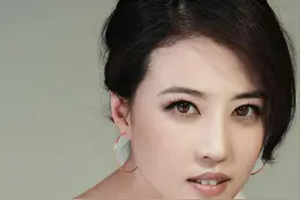 珍藏高清壁纸|眉眼如画，一笑倾城的周海媚图片