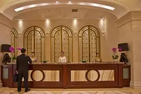 女子带23个亲戚去相亲，一顿饭吃掉2万，相亲男子不愿买单反被告图片