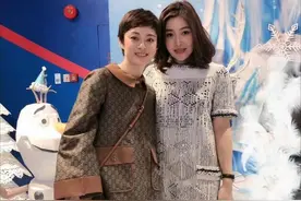 孙俪这身造型真看不懂，娃娃款外套穿出奶奶味，少女脸也撑不住图片