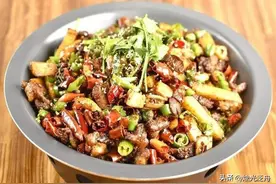 美食推荐：干锅脆骨、松露青麦仁煸波龙、牛腩三吃锅制作方法图片