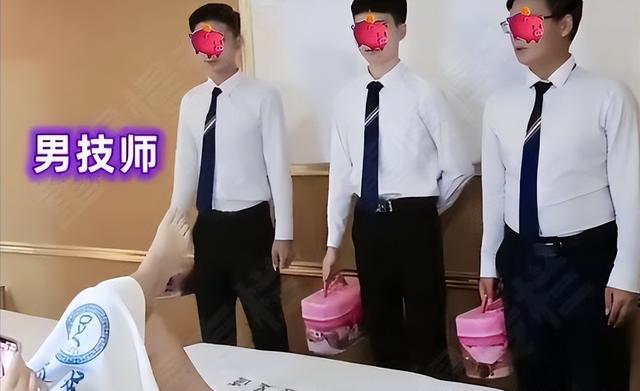 江苏一“鸭店”被捣毁，嫖客竟全是女的，最小嫖客才25岁