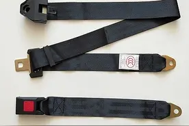 安全带卡扣怎么拆？安全带卡槽拆卸教程图片