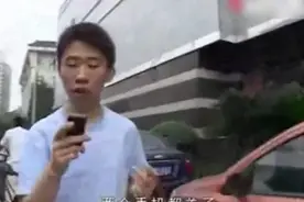 知名男星当众下跪，被谢娜捧红，成为综艺顶流的他，到底有惨？图片