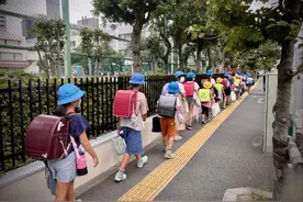 中国孩子怎样去日本上小学？图片