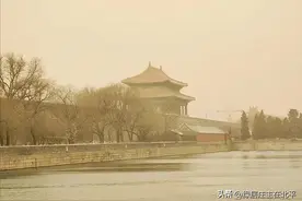 沙尘暴强势来袭，3000万北京人一起吐槽，搁以前这都是常事儿图片