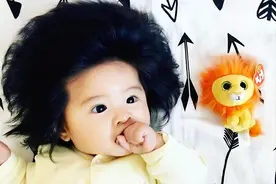 宝宝的头发是健康“风向标”，出现这几个特征，或是身体出问题图片