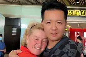 乌克兰丈母娘为躲战火，被中国女婿接来定居，感叹：这是童话世界图片