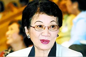 阿基诺夫人：任总统期间回中国认祖归宗,儿子成总统后,却带头反中图片