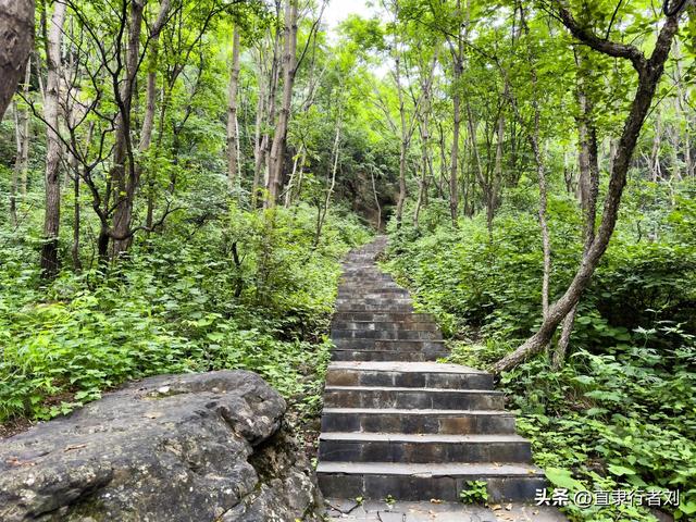 这大概是保定景区里最具挑战的一座大山了吧，1300级天梯太带劲了