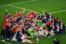 「一战封神」利瓦科维奇扑出的，不只是点球，还有内马尔的泪水图片