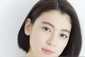 美艳御姐三吉彩花图片
