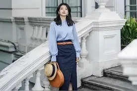 衬衫+半身裙、薄外套+高筒靴，早秋最时髦的穿法，跪求你这么搭图片