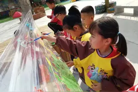 约“绘”春天，共画美好——汀罗镇第二幼儿园开展户外绘画活动图片