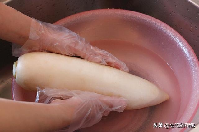 白萝卜上锅蒸一蒸，没想到这么厉害，嗓子不舒服的要试试，收藏了