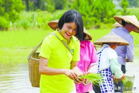 春耕兴粮忙！00后成主力农机手，化着美妆去种田图片