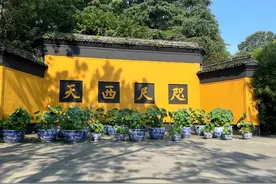 拥有近两千风雨的灵隐寺，供奉着神秘牌位，观之令人心生澎湃图片