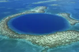 伯利兹蓝洞：形成、结构、地质特征和生态环境分析图片