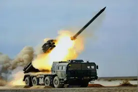 中国远程火箭炮的路走对了，射程是海马斯的4倍，可直达海峡东部图片